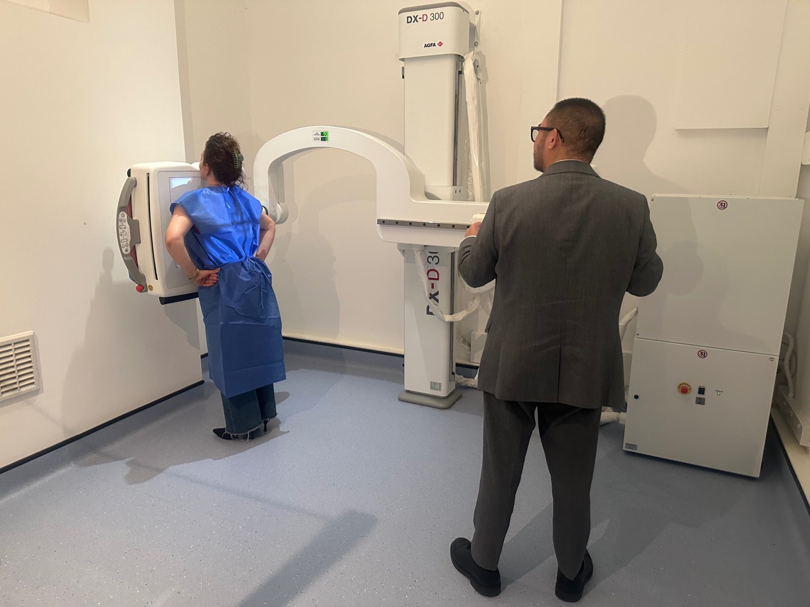 Patient positioning in the X-ray room at Knightsbridge Doctors